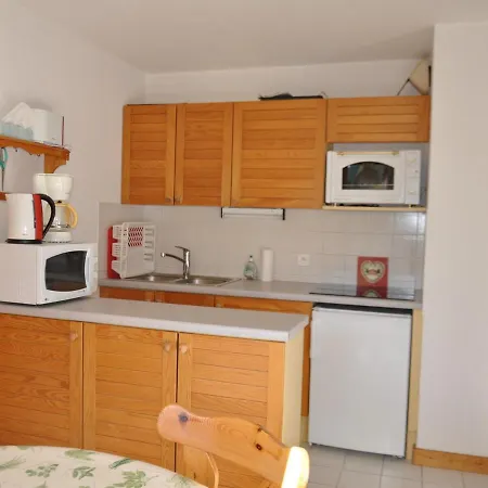 2 Pieces Avec Balcon Et Parking, Proche Centre Et Remontees Mecaniques ! - Fr-1-693-65 * شاتيل