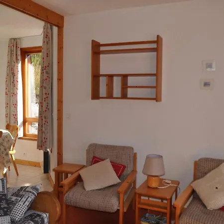 2 Pieces Avec Balcon Et Parking, Proche Centre Et Remontees Mecaniques ! - Fr-1-693-65 * شاتيل