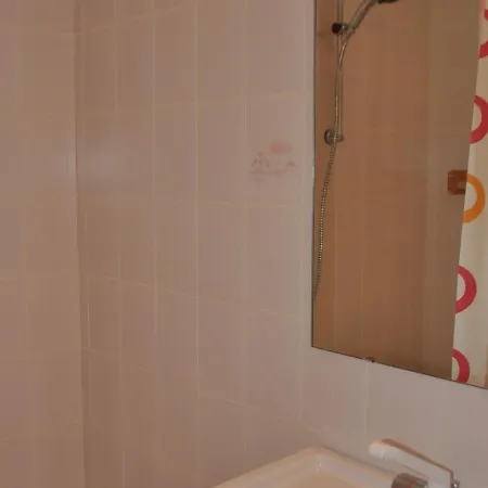 2 Pieces Avec Balcon Et Parking, Proche Centre Et Remontees Mecaniques ! - Fr-1-693-65 شاتيل